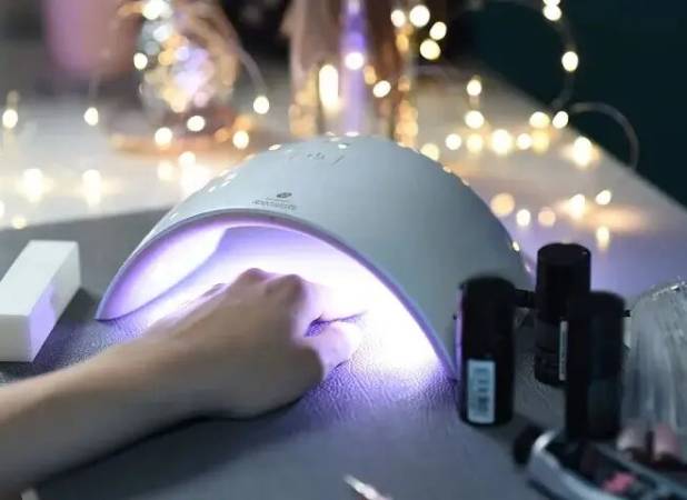 از پیری پوست تا سرطان؛ خطرات پنهان لاک ژل و کاشت ناخن