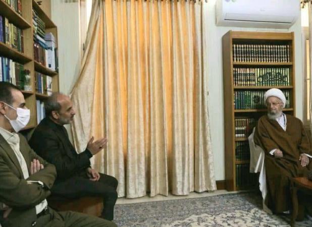 آیت الله مکارم شیرازی: گرانی ها از دغدغه‌های جدی جامعه است