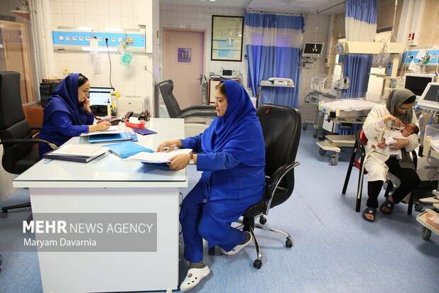 نجاتیان: امروز از فلسفه اصلی پرستاری دور افتادیم