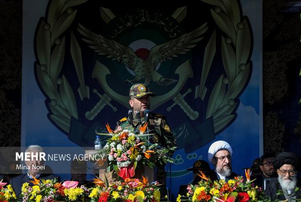 ارتش جمهوری اسلامی ایران حافظ مرزهای زمینی، هوایی و دریایی کشور است