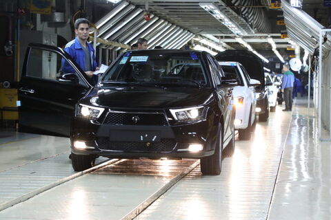 اختلاف بر سر اصلاح قیمت خودرو همچنان ادامه دارد