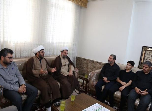 دیدار مدیران دانشگاه لرستان با خانواده شهید «طاهرپور» در خرم‌آباد