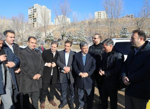 بررسی میدانی استاندار اردبیل از روند اجرایی پل کمربندی سرعین