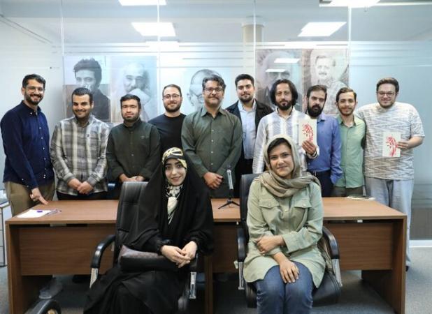 مجموعه‌غزل «دلجویی» ‌ نقد شد؛ کتاب مهربانی که خواندنش لذت‌بخش است