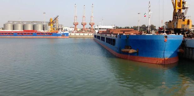 دو کشتی حامل گندم وارد مازندران شد/ پهلوگیری بیش از ۱۰ هزار تن گندم در بندر امیرآباد