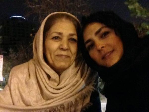 قاب تلخِ هدی زین‌العابدین با پدر و مادر مرحومش