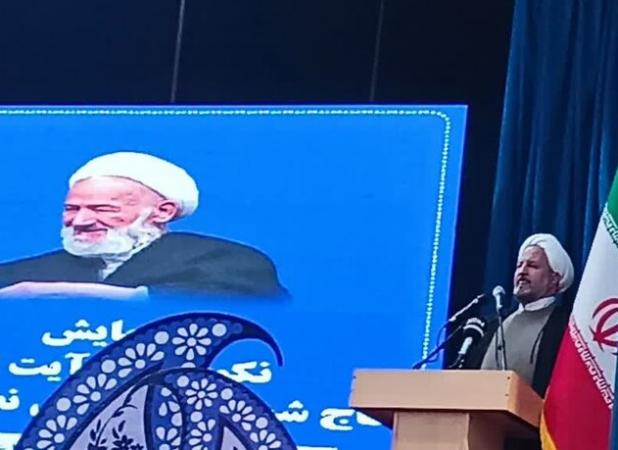 قدردانی از مجاهدت علما و فضلای اسلام وظیفه همگانی است