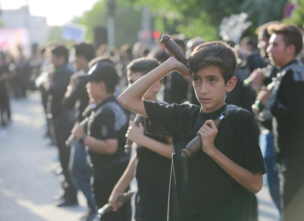 دسته‌های زنجیرزنی روز عاشورا در دلفان