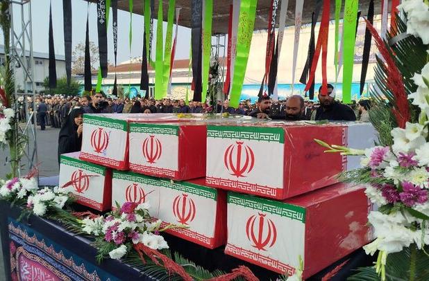 آیین تشییع ۷ شهید گمنام دفاع مقدس در کرمانشاه آغاز شد