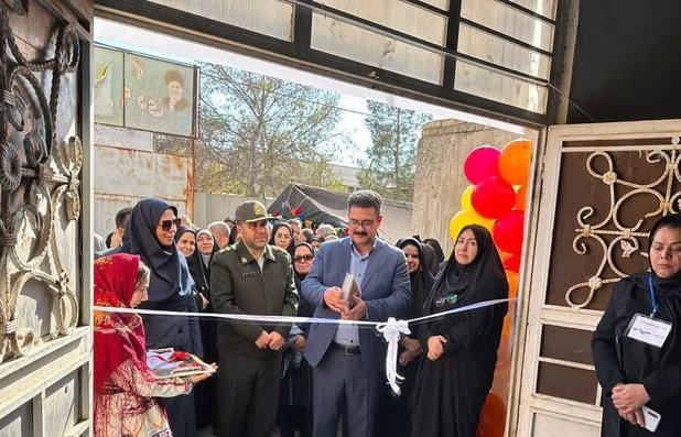 نمایشگاه توانمندی‌های بانوان چنارانی افتتاح شد