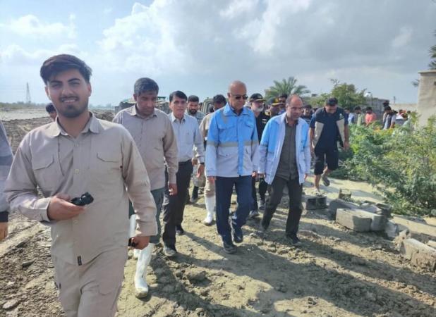 بازدید استاندار هرمزگان از روستای سیل‌زده نگر پایین شهرستان جاسک