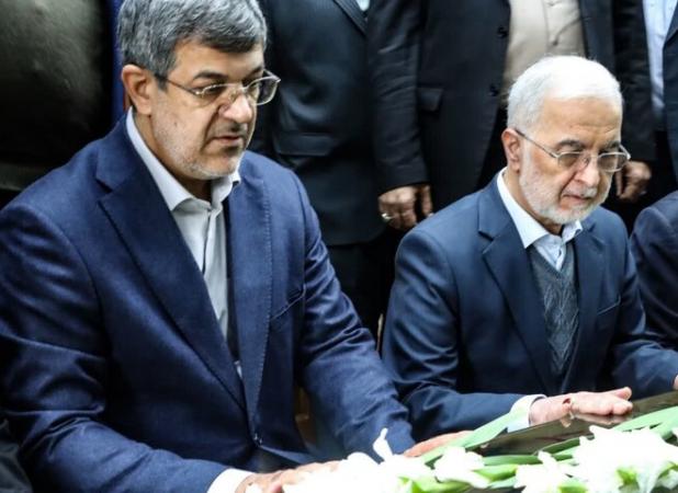 ادای احترام وزیر کشور به سومین شهید محراب؛ آیت الله شهید صدوقی(ره)