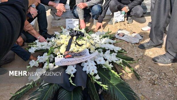 پیکر همایون ارشادی در کرج به خاک سپرده شد