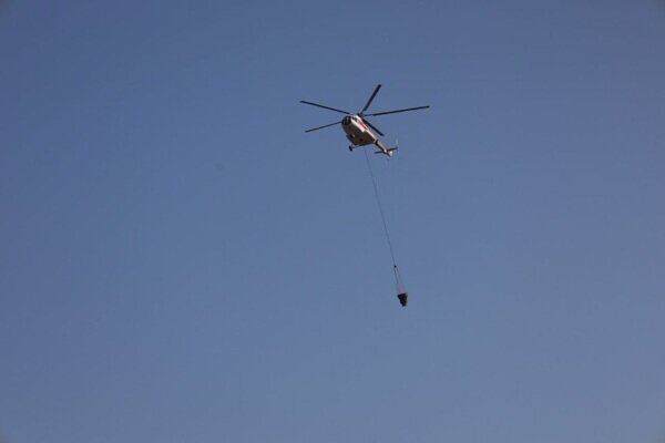 چهارمین بالگرد هلال احمر راهی عملیات اطفای حریق شد