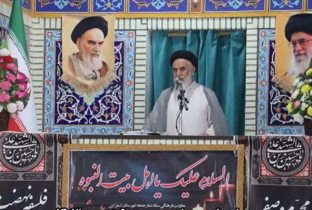 نماز جمعه تجدید میثاق با ولایت است/ اقدامات خلاقانه برای جذب جوانان