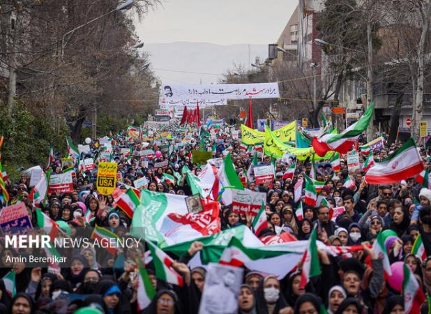 به وقت ۴۶ سالگی؛ آمادگی مردم خراسان جنوبی برای جشن سالگرد پیروزی