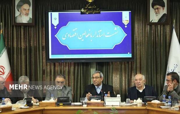 مدیران برای حل گره‌های بخش خصوصی منتظر بخشنامه یا دستور نمانند 