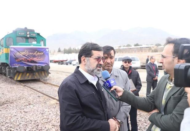 آغاز صادرات ریلی سیمان از قم