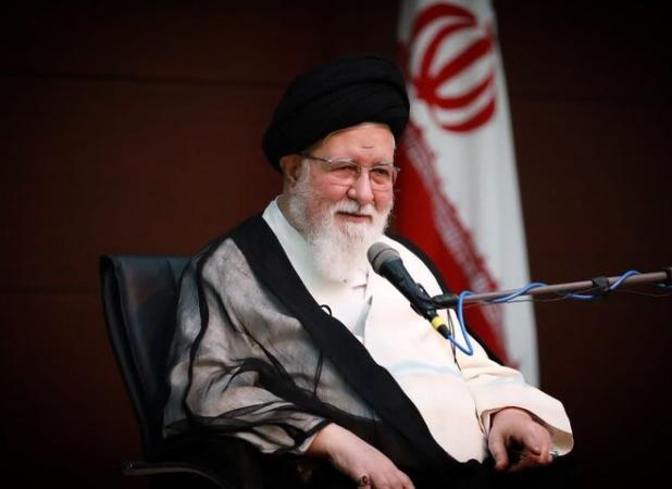 علم الهدی:کافه نشینی و قلیان بستر پنهان گسترش اعتیاد جوانان است