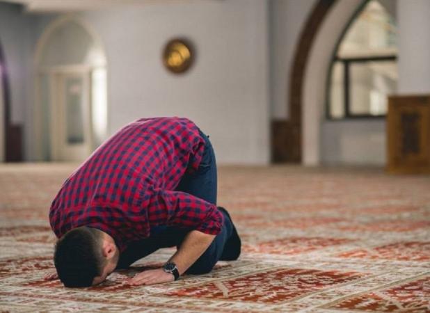 موارد وجوب سجده سهو و کیفیت آن چگونه است؟