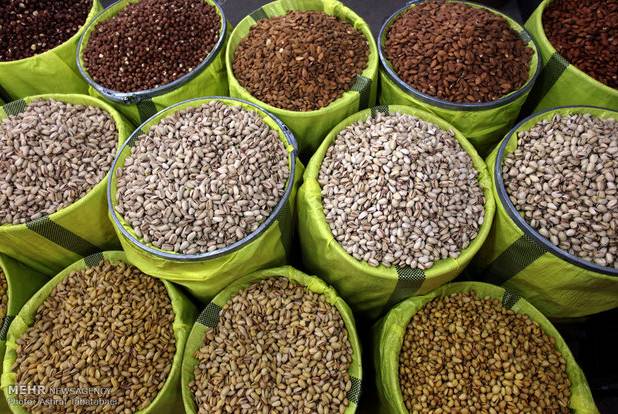 برپایی نمایشگاه‌های عرضه اقلام اساسی در فردیس و مشکین‌دشت