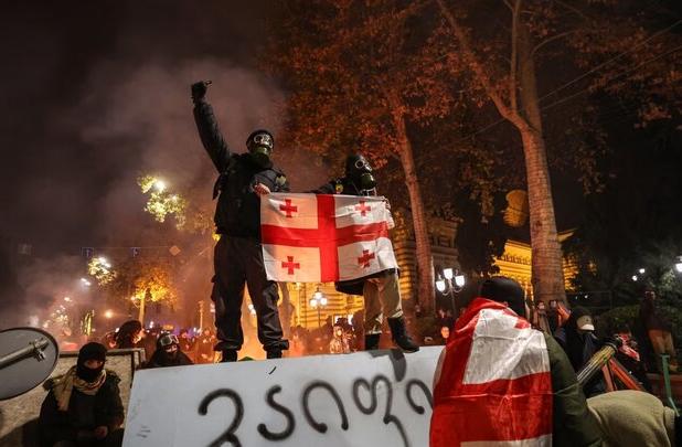 درگیری خشونت‌آمیز حامیان پیوستن تفلیس به اتحادیه اروپا با پلیس گرجستان