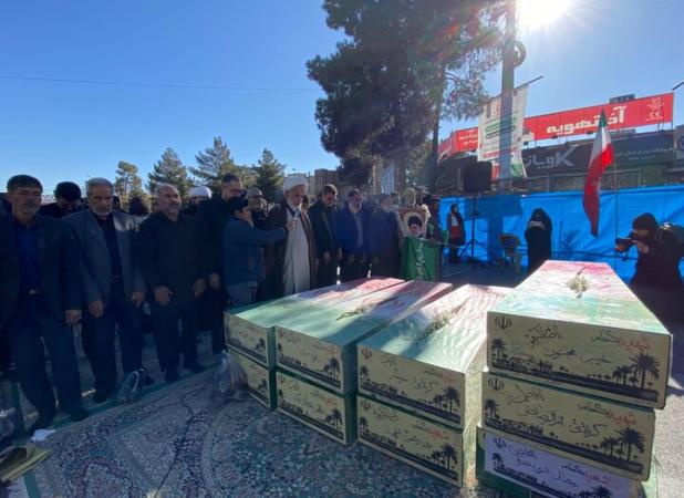 آغاز مراسم تشییع و تدفین ۹ شهید گمنام دفاع مقدس در کرمان