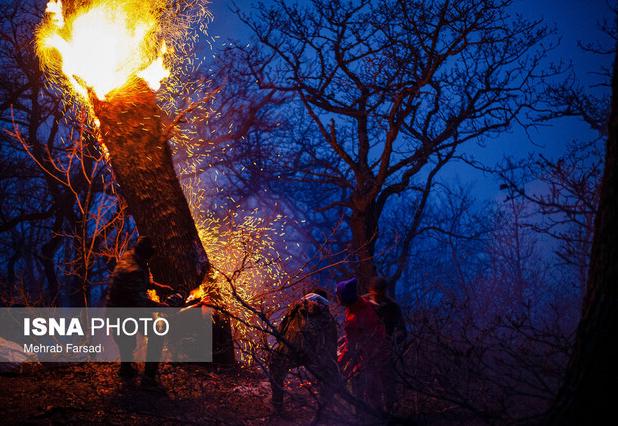 مهار آتش‌سوزی مراتع جلفا در مرحله پایانی؛ پیش‌بینی اطفای کامل تا فردا شب