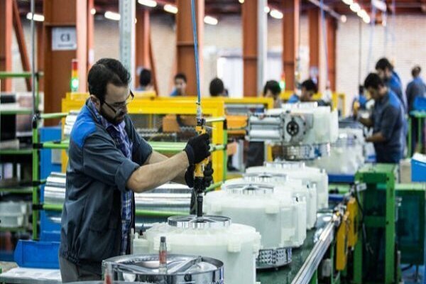 سهندی: زمینه اشتغال ۳۰۰۰ نفر در آذربایجان غربی فراهم می شود