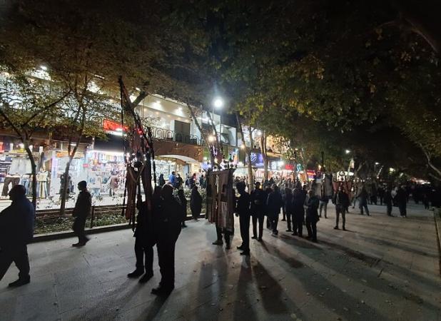 قافله عزای حضرت زهرا(س) در گذر فرهنگی چهارباغ اصفهان