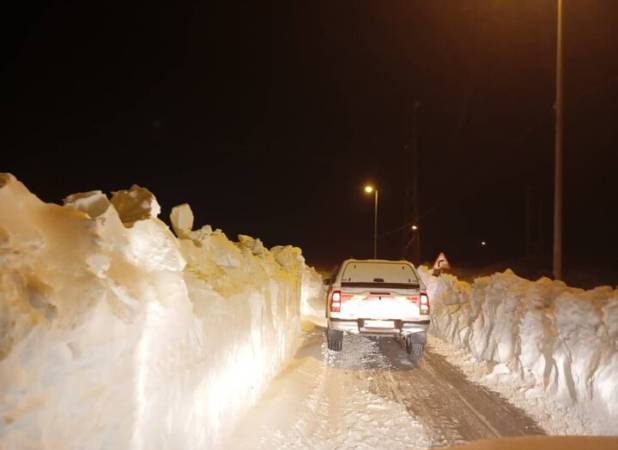 قطع راه ارتباطی هزار و ۲۰ روستای لرستان؛ برق شهر الیگودرز قطع شد