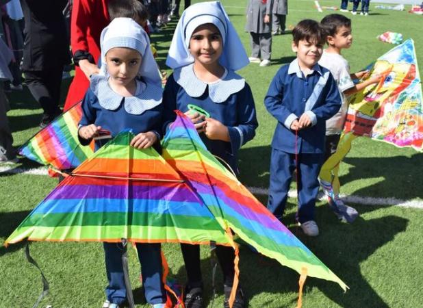 جشنواره بزرگ بادبادک‌ها در بهاباد برگزار شد