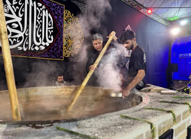 برگزاری آئین سمنوپزان فاطمی در ساوه