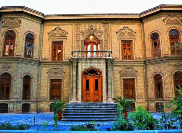 برگزاری نمایش آثار زیرلعابی استادان نائین در دوران قاجار
