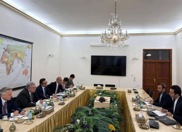 نشست سه‌جانبه نمایندگان ایران، روسیه و چین در وین
