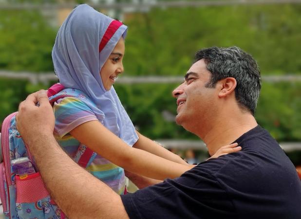 قاب عاشقانه منوچهر هادی و سوفیا در آخرین روز مدرسه