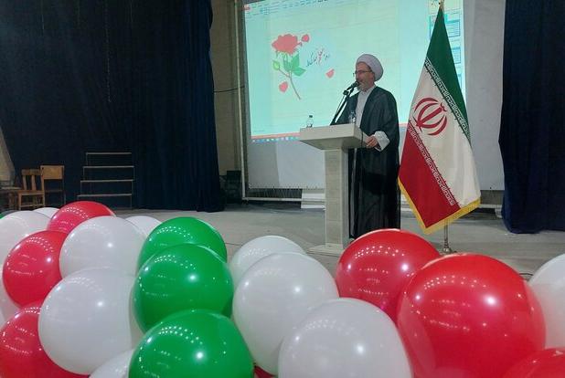 معلمان پرچمداران جهاد علمی در کشور هستند