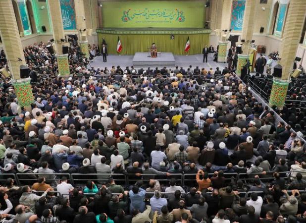 مدیحه‌سرایی کردی مداح کرمانشاهی در ستایش حضرت زهرا(س)