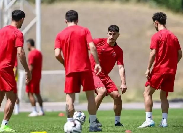 گزینه جدید پرسپولیس برای پست دفاع راست