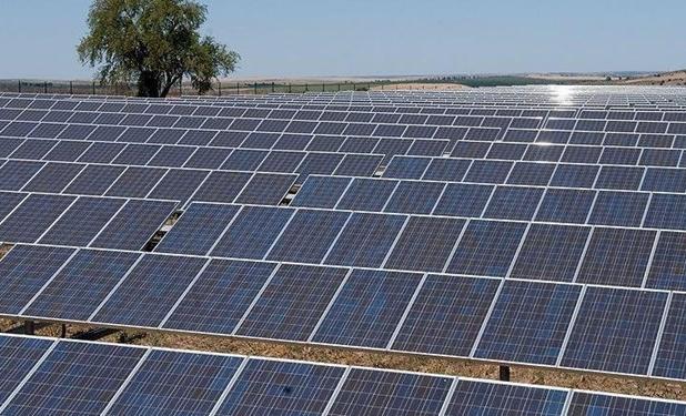 تولید 1000 مگاوات برق از نیروگاه های خورشیدی عراق