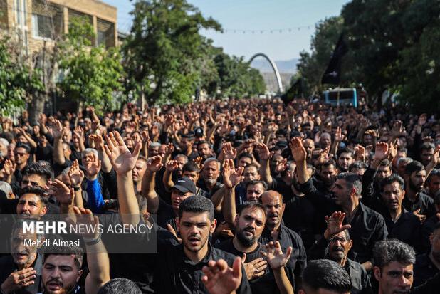 اجتماع بزرگ خانوادگی تاسوعای حسینی در گرگان بر گزار شد