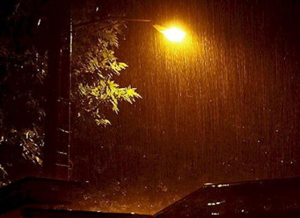 بارش باران همراه با رعد و برق شدید در هشتبندی