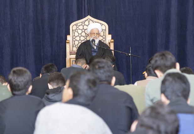 امام جمعه یزد: طلبگی مسئولیتی الهی برای هدایت جامعه است