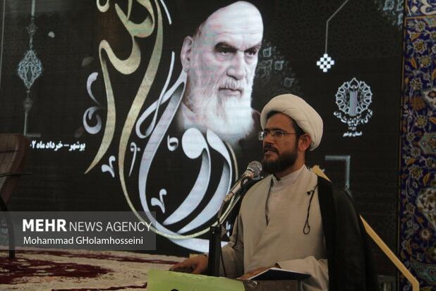 شخصیت امام خمینی به نسل‌های نوجوان و جوان معرفی شود