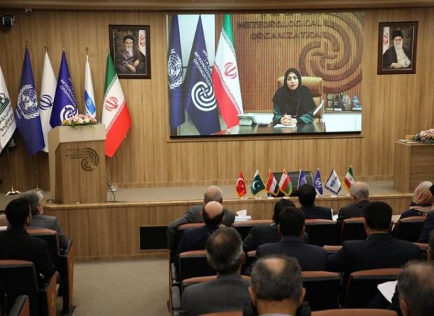 تاجبخش: غرب آسیا و ایران گرفتار تشدید خشکسالی و توفان است