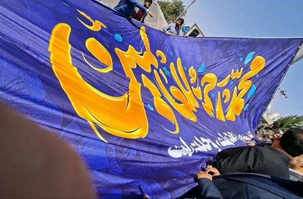 افراشتن پرچم «عشق به احمد» در تربت‌جام