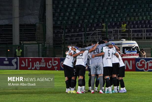 جدال ذوب‌آهن و ملوان در نیمه‌ای پرهیجان اما بی‌گل