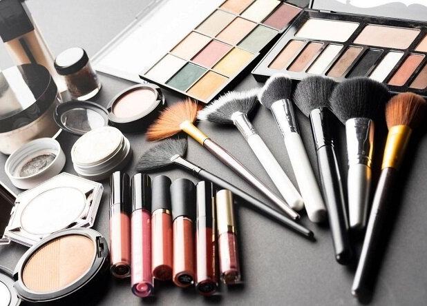 مراقب واکنش های آلرژیک به محصولات آرایشی باشید