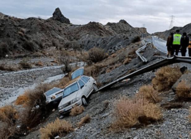 واژگونی دو خودرو در محور رودان_بندرعباس