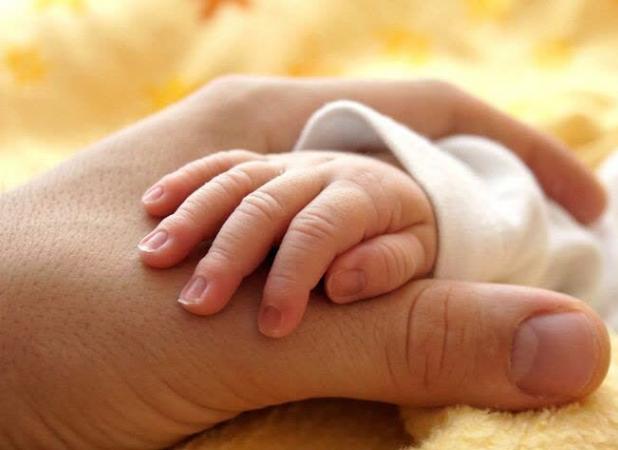نوزاد عجول آذرشهری داخل آمبولانس به دنیا آمد